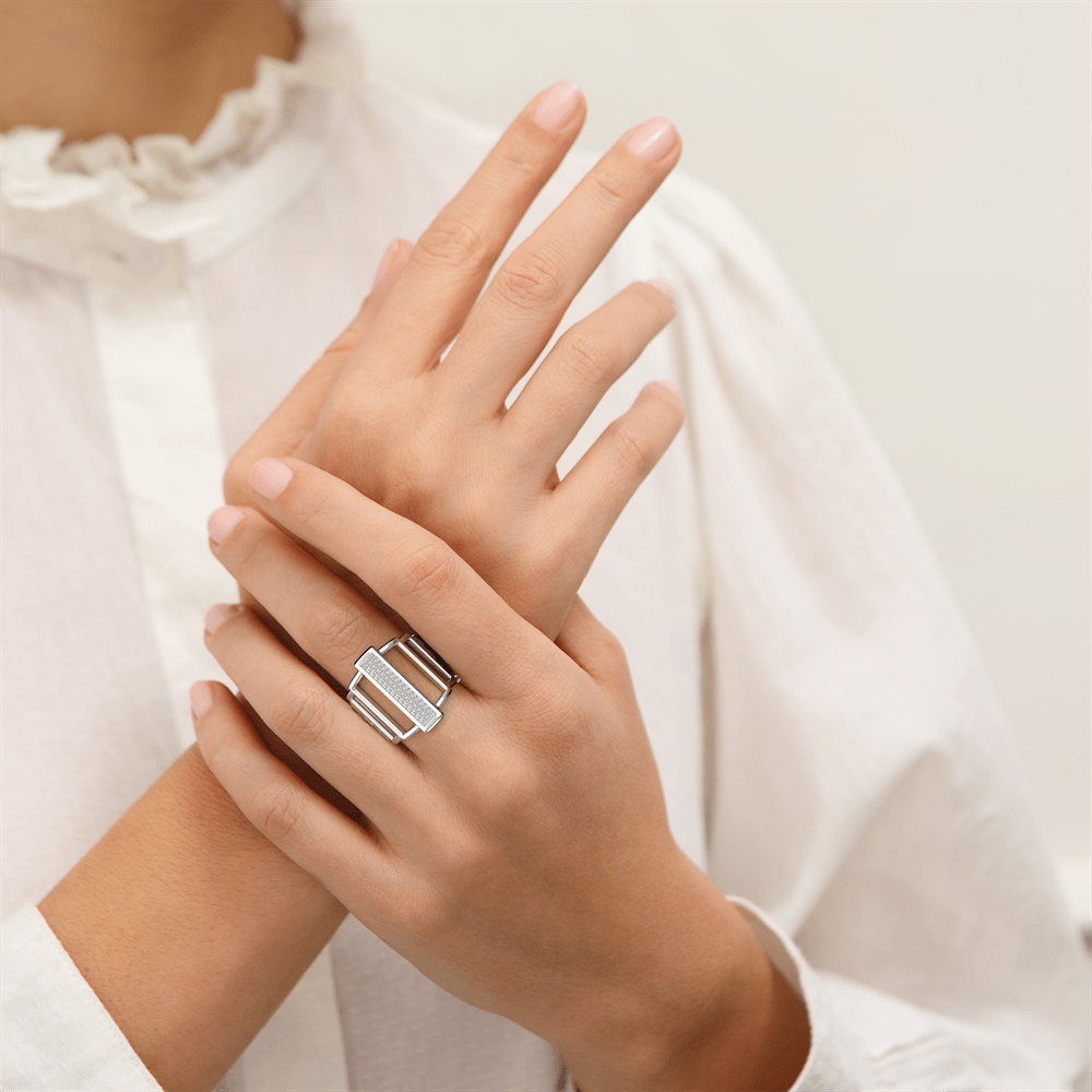 Merveille Gold Ring with Reversible Leather Strip